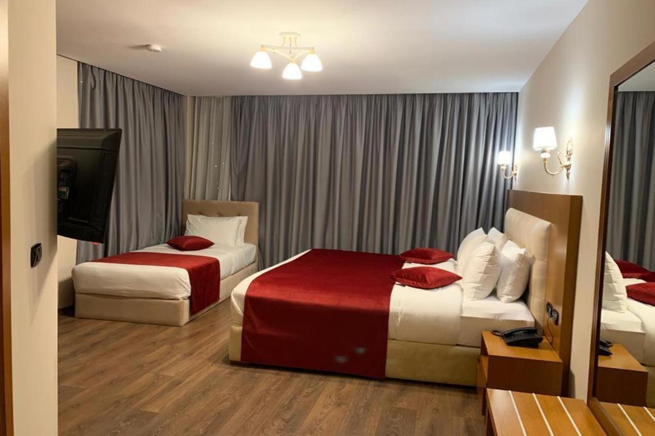 Albanopolis Hotel Тирана Екстер'єр фото