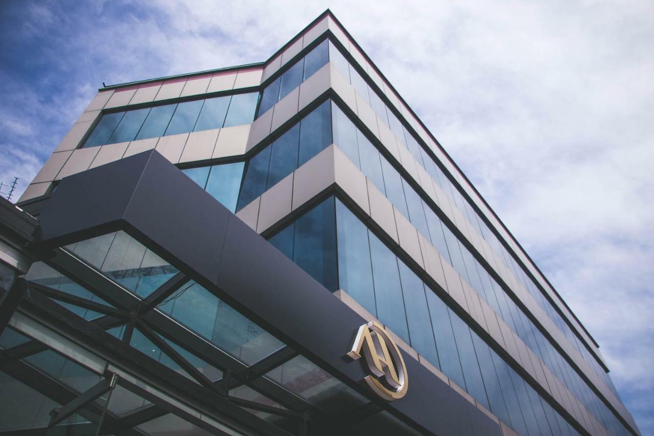 Albanopolis Hotel Тирана Екстер'єр фото