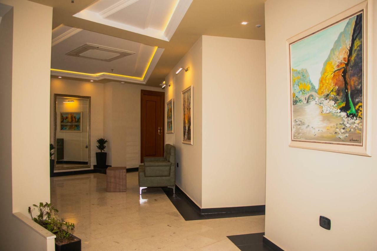 Albanopolis Hotel Тирана Екстер'єр фото