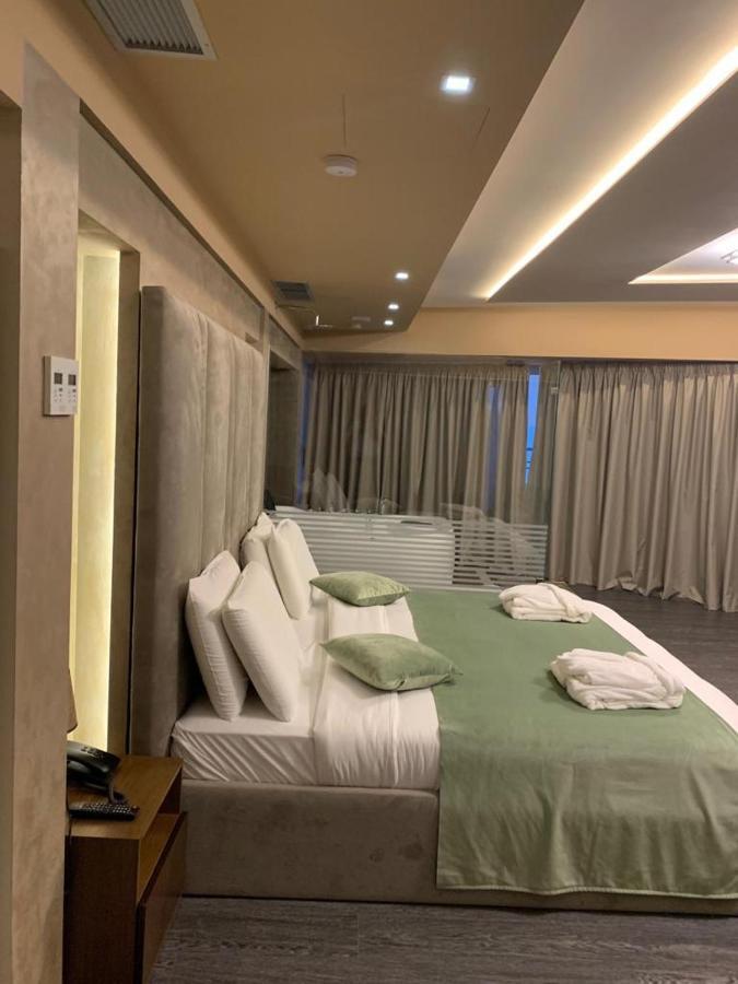 Albanopolis Hotel Тирана Екстер'єр фото